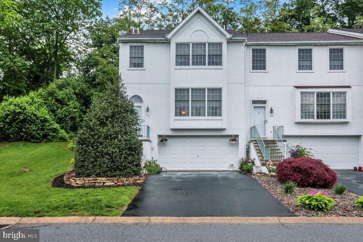 210 Colonial Court  Blandon PA 19510 photo