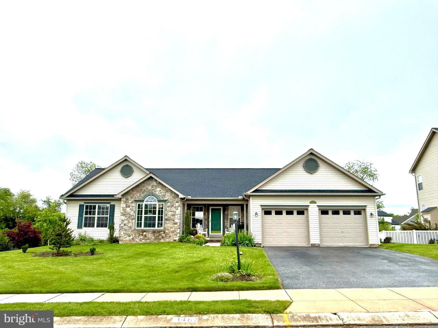 Property Photo: 3467 Merlot Court PA 17404
