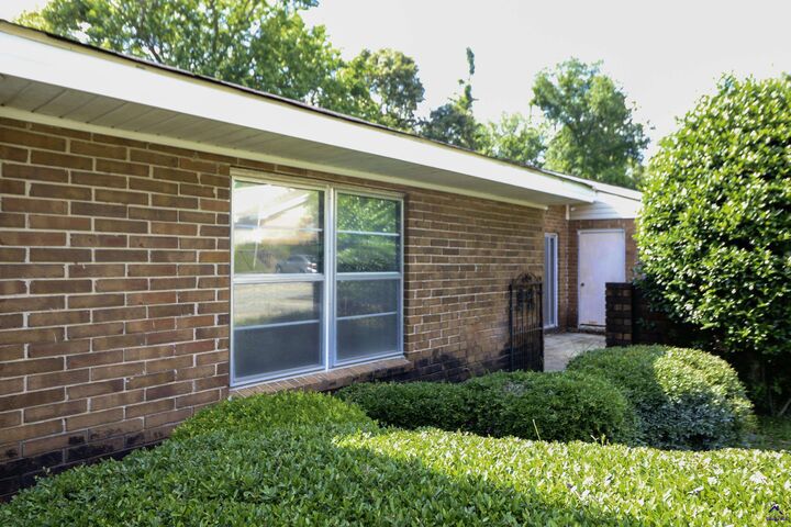 Property Photo: 110C Westcliff Center GA 31093