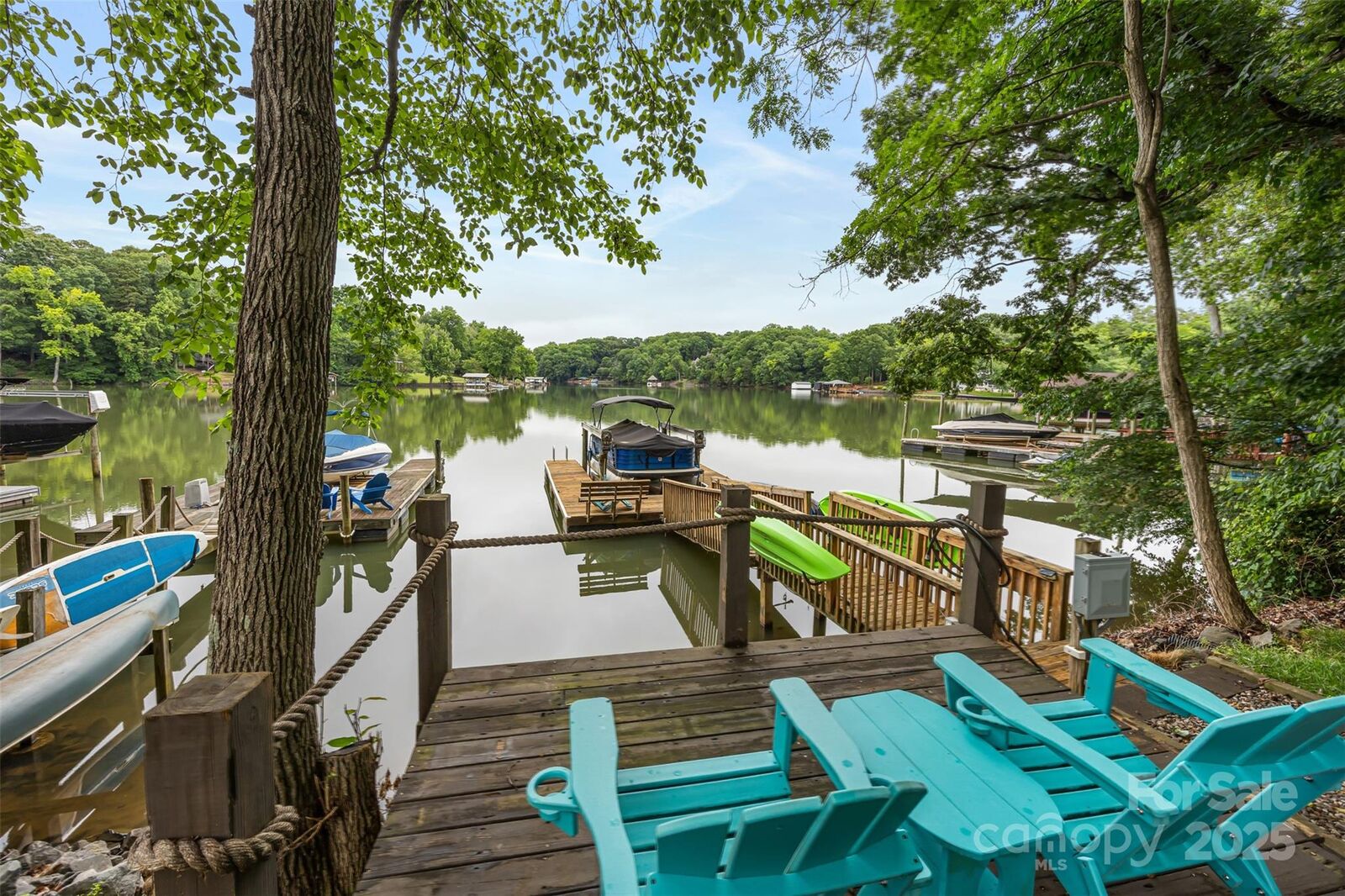 Property Photo: 10452 Quiet Bay Court NC 28278