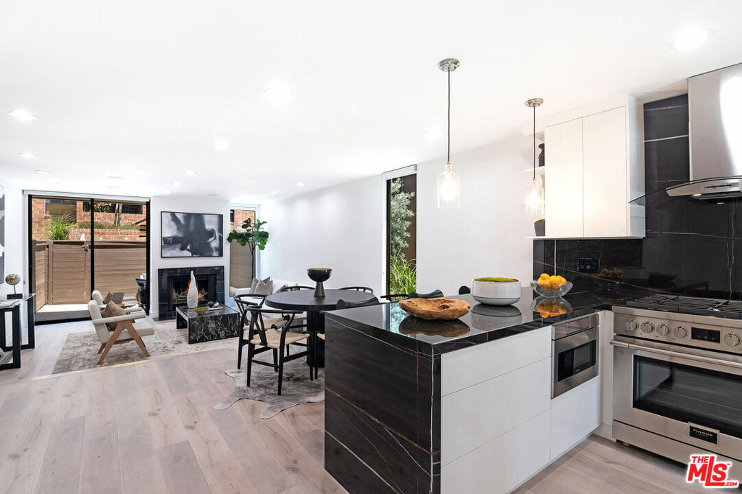 1033 Carol Dr  West Hollywood CA 90069 photo