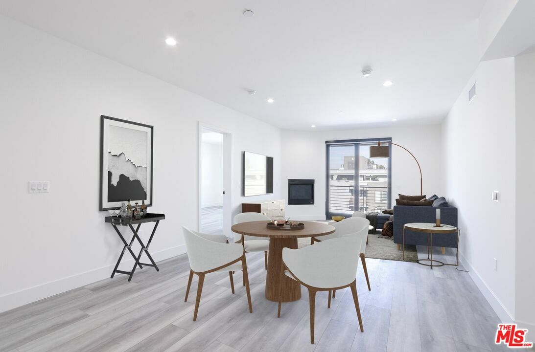 Property Photo: 11800 Courtleigh Dr CA 90066