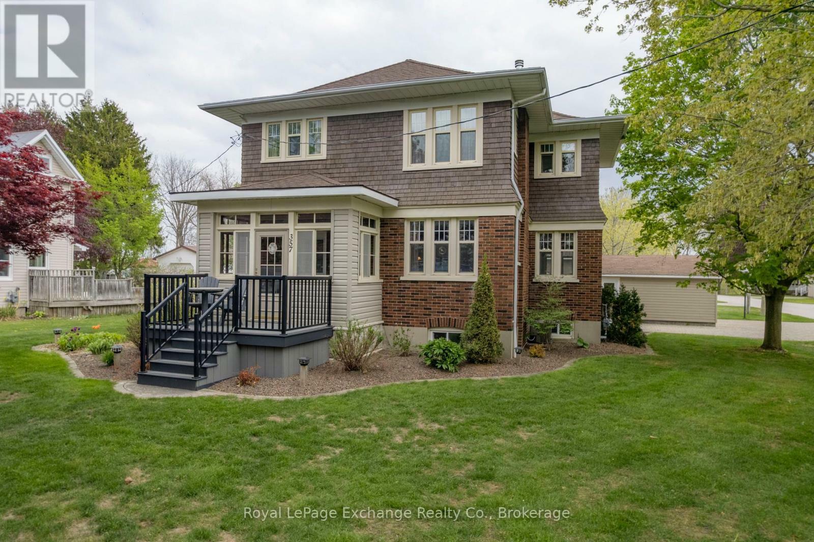 Property Photo: 357 Ross Street ON N0G 2H0