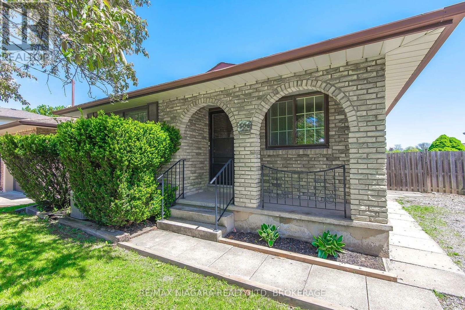 Property Photo: 105 Hillview Road ON L2S 1S8