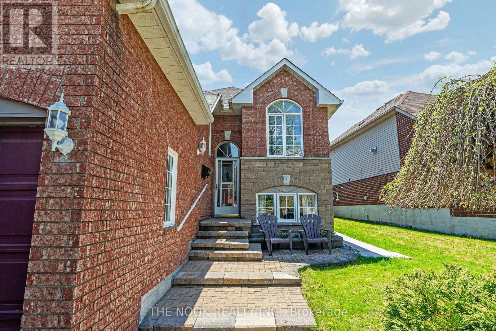 Property Photo: 54 Abernethy Crescent ON L1C 4Z1