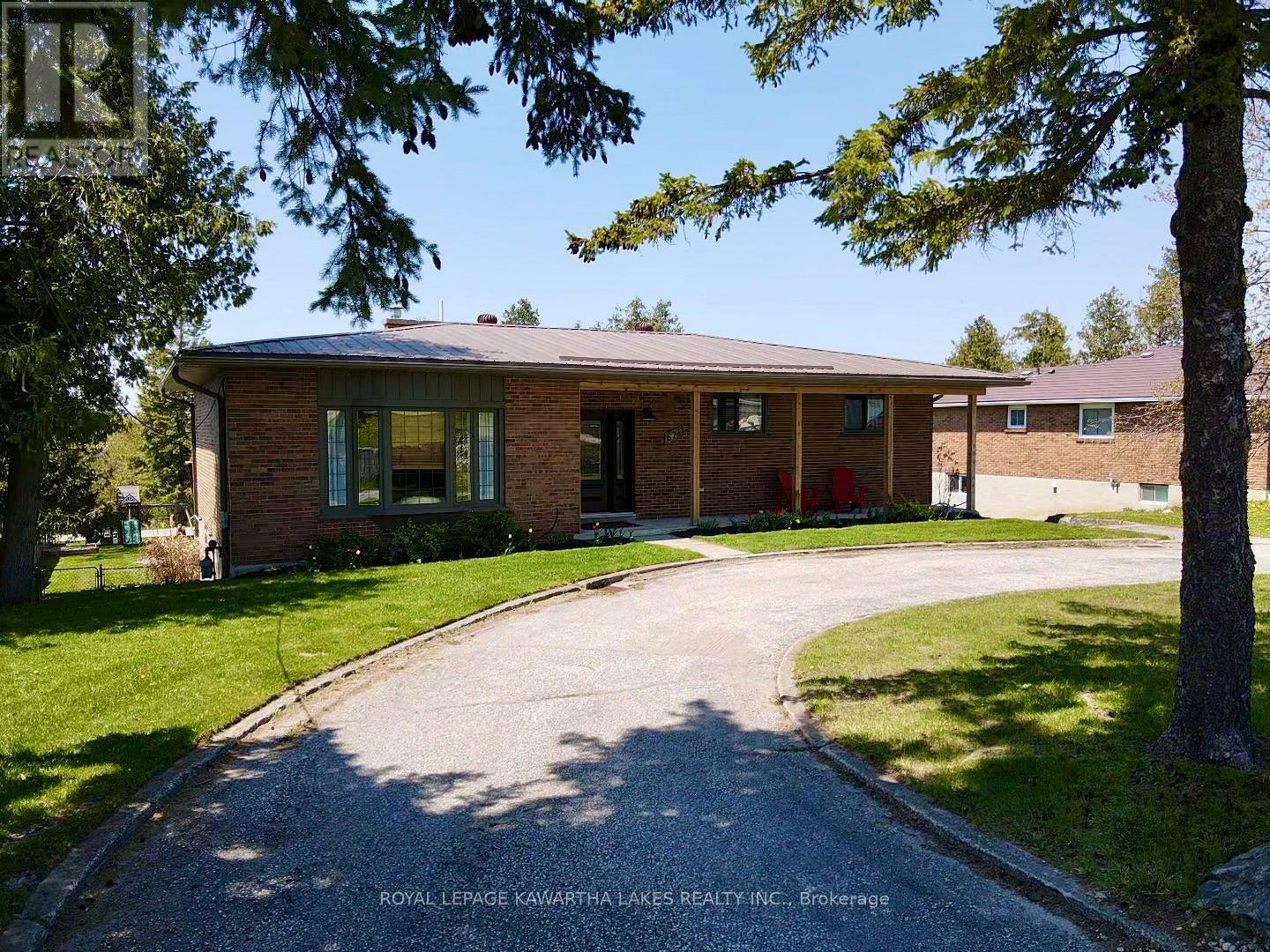 Property Photo: 674 Osborne Street ON L0K 1A0
