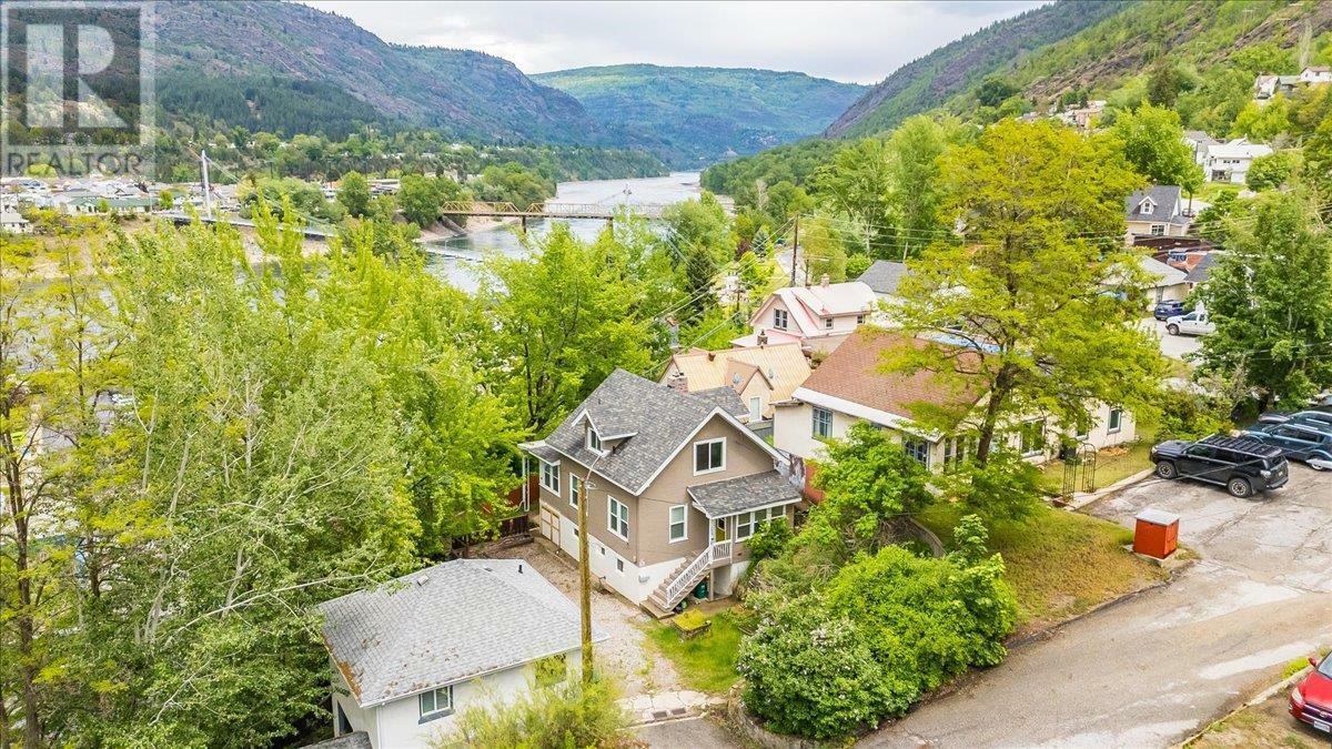 Photo de la propriété: 1667 Cedar Avenue BC V1R 4C9