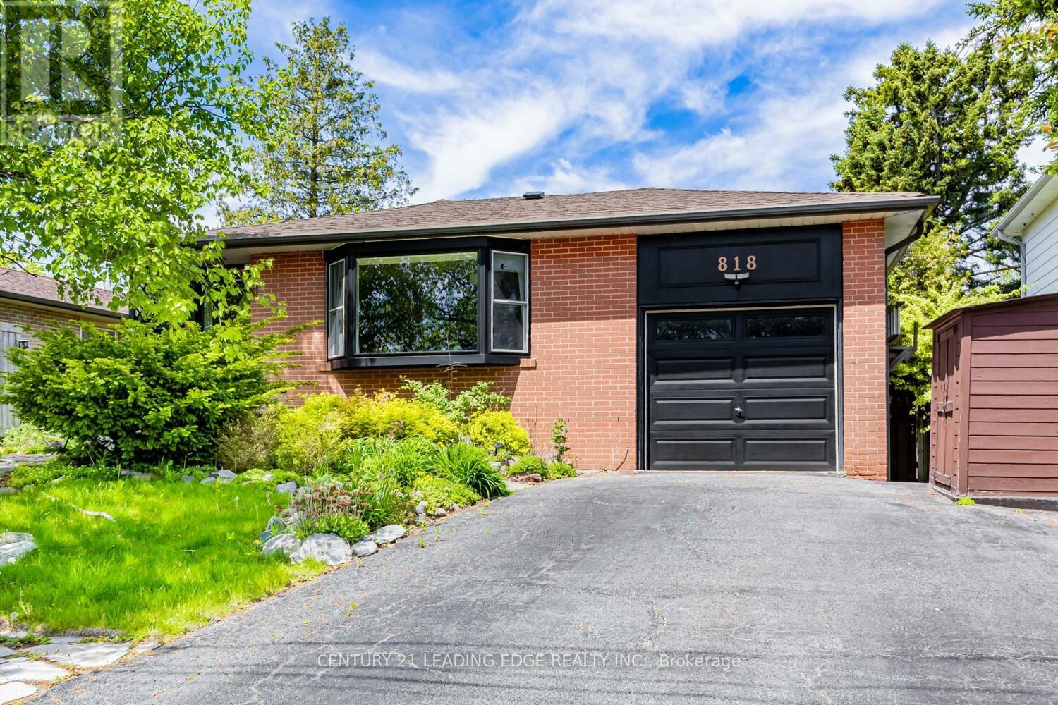 Property Photo: 818 Sanok Drive ON L1W 2R2