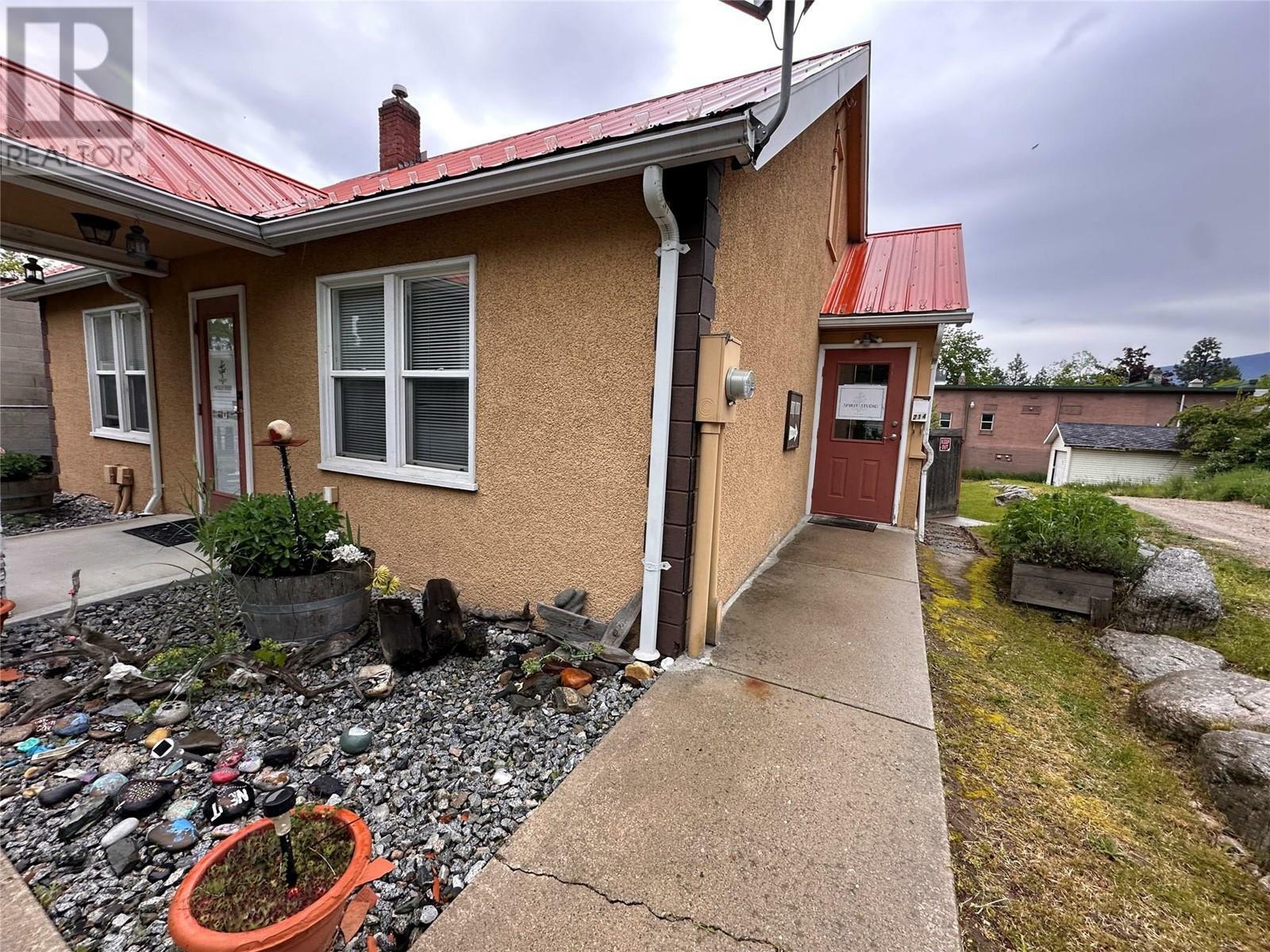 Property Photo: 214 11th Avenue BC V1N 1J2