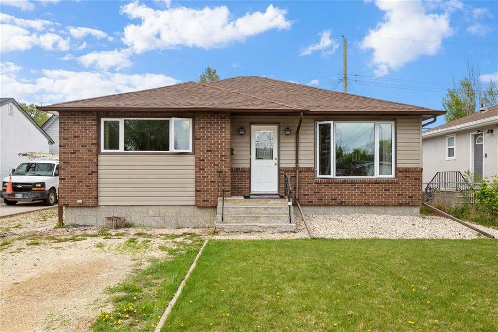 15 Boulder Bay  Winnipeg MB R2J 2C2 photo