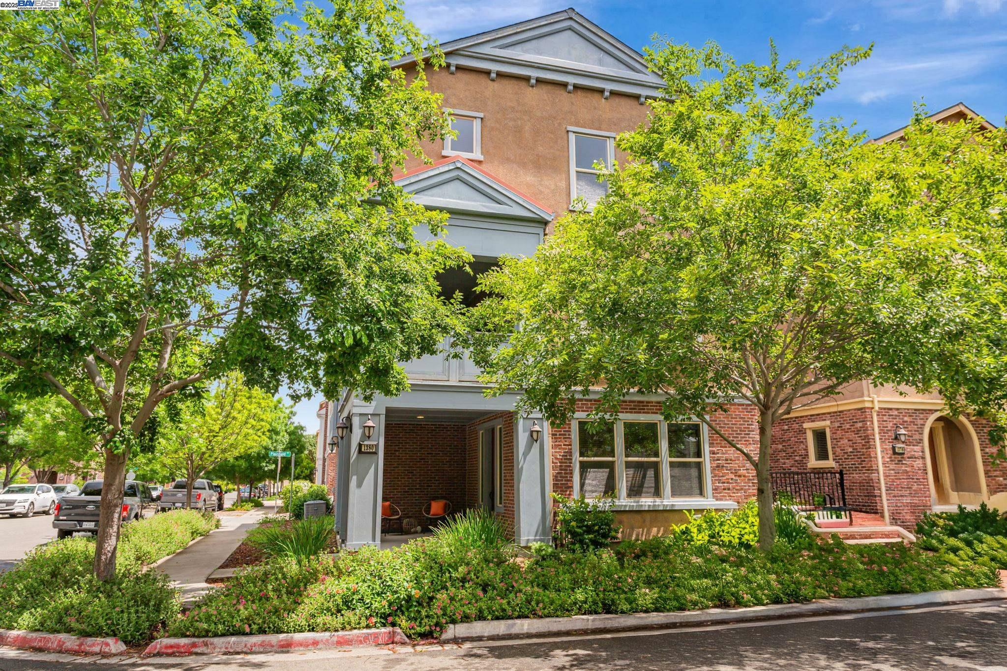 Property Photo: 1380 Brookline Loop CA 94566