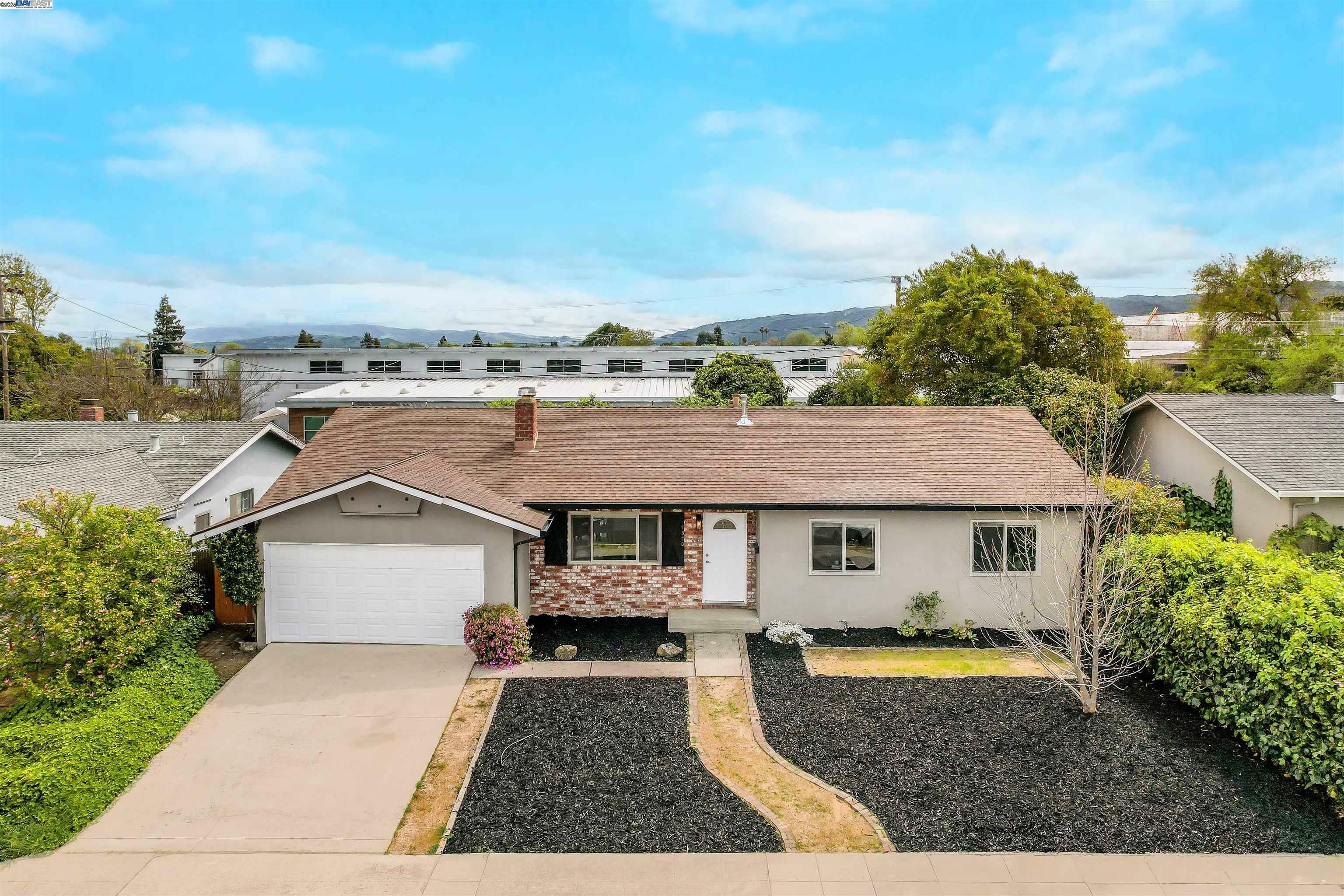 Property Photo: 7570 Carlow Way CA 94568
