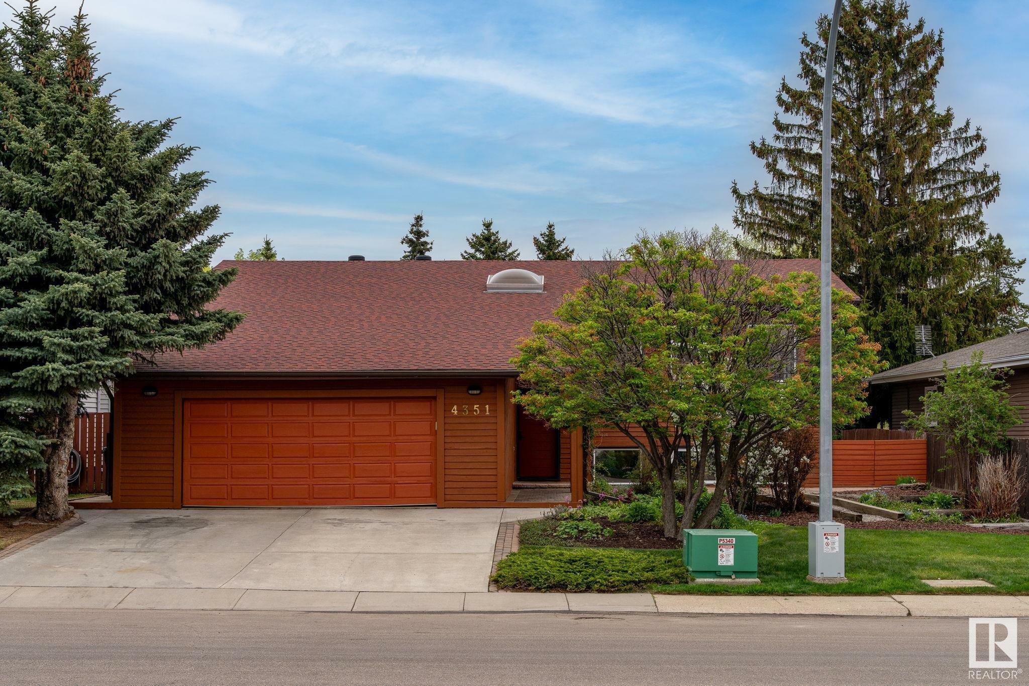 Photo de la propriété: 4351 147 Street NW AB T6H 5V3
