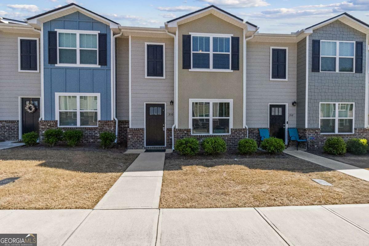 Property Photo: 310 Ashigan Street GA 30291