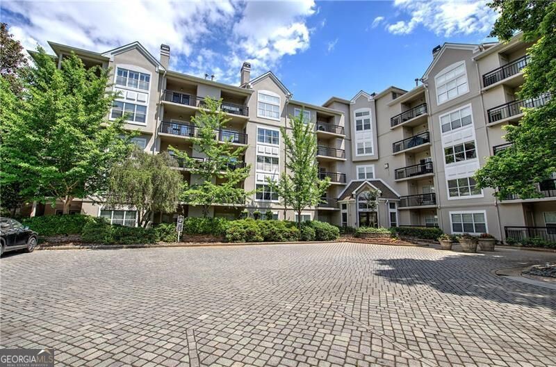 Property Photo: 2110 River Green Drive NW 2110 GA 30327