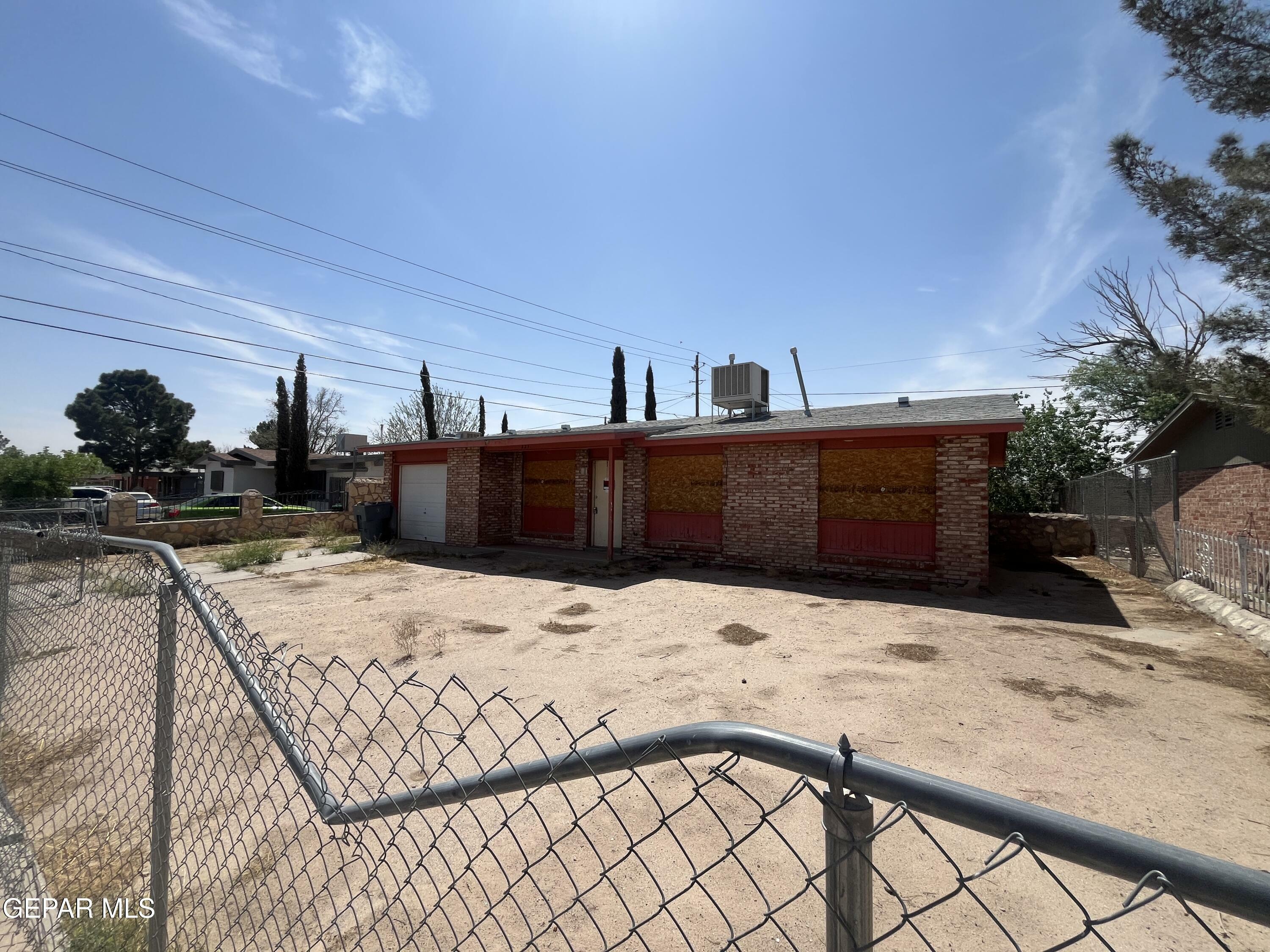 Property Photo: 221 Maravilla Drive TX 79907