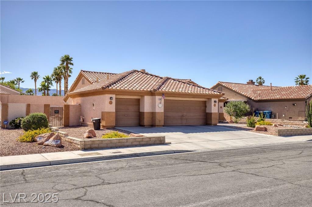 Property Photo: 5441 Rose Hills Street NV 89149