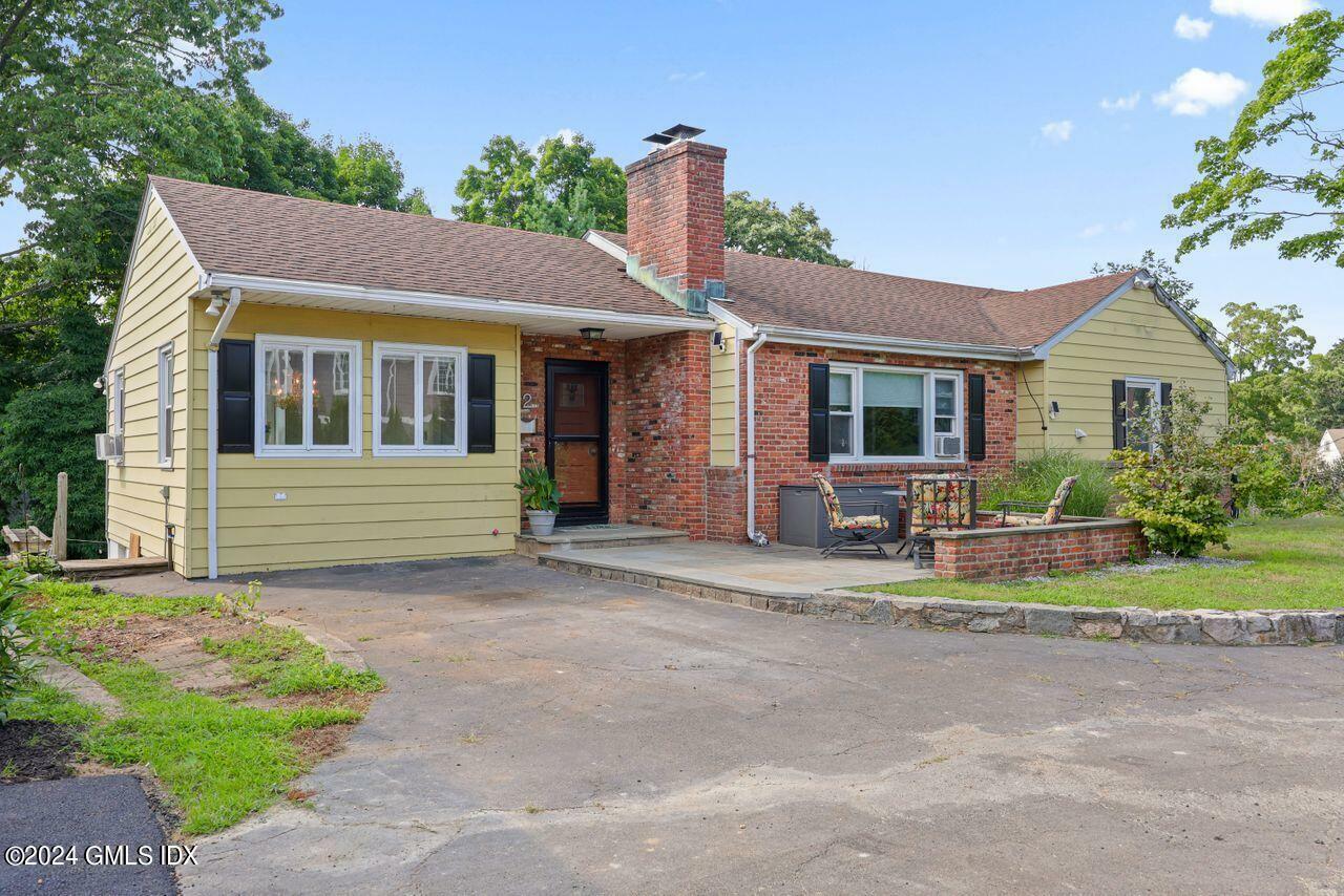 Property Photo: 12 Rockland Place CT 06831