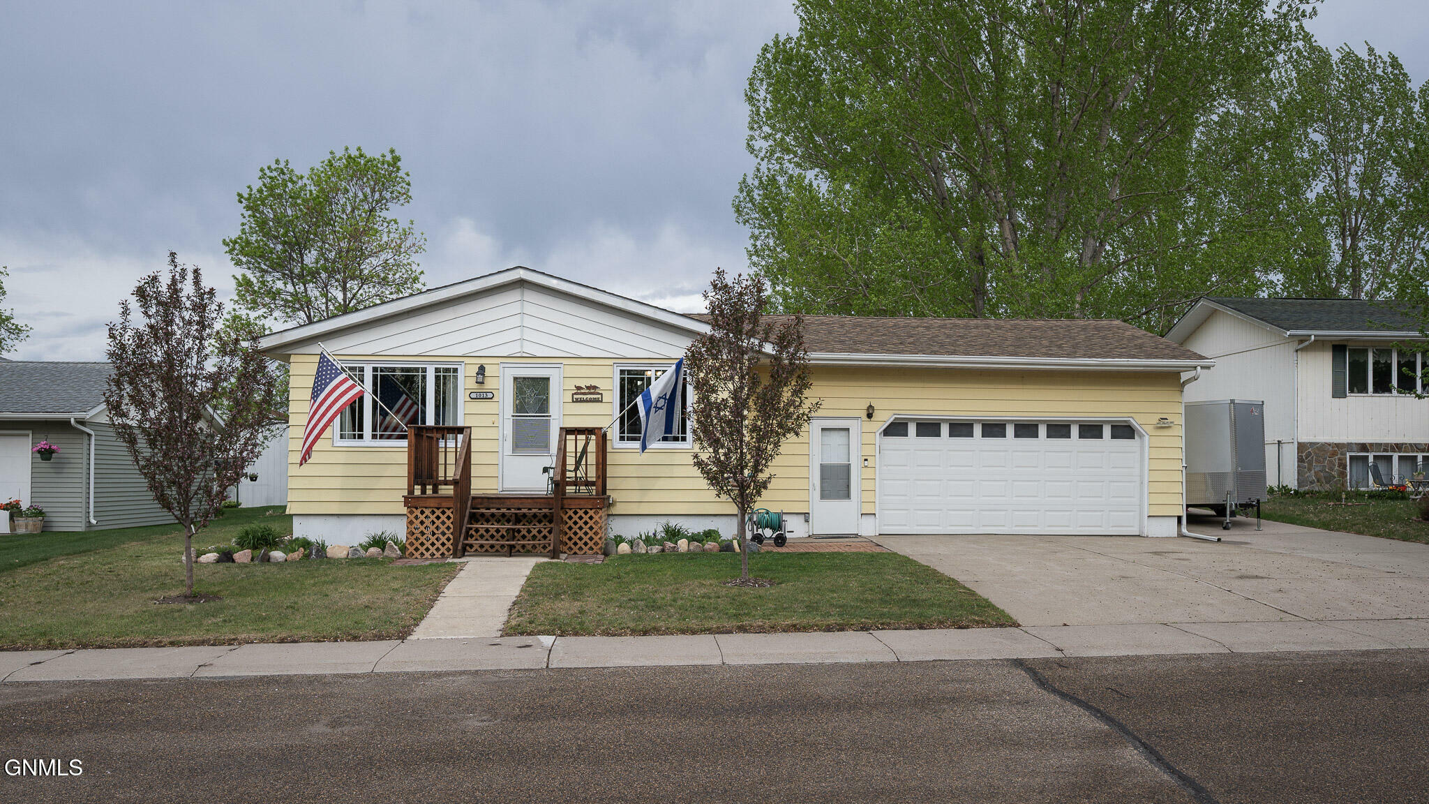 1013 2nd Avenue NW  Hazen ND 58545 photo