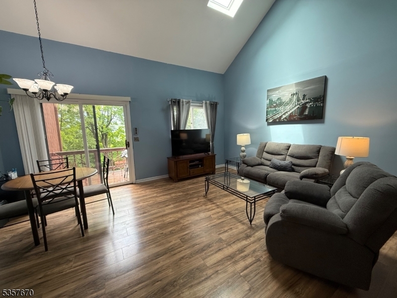 Property Photo:  7 Deer Valley Ln 6  NJ 07462 