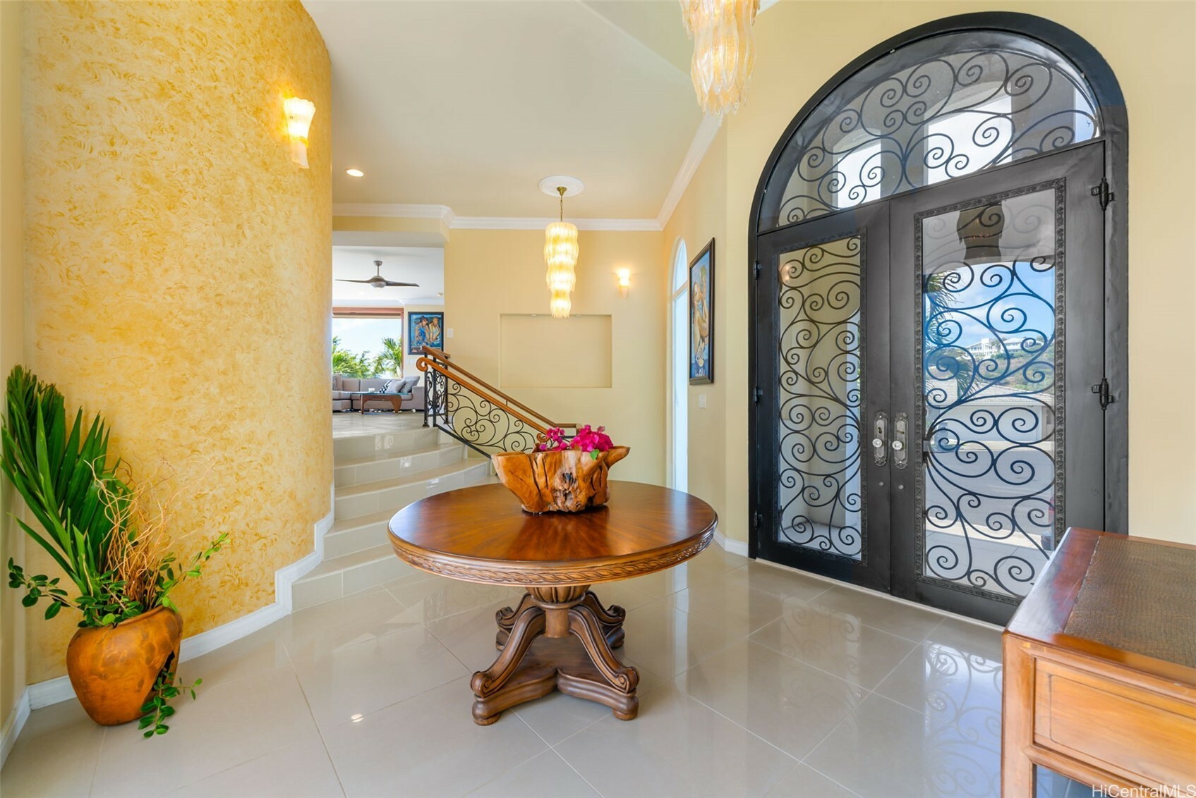 Property Photo: 5201 Kuaiwi Place HI 96821