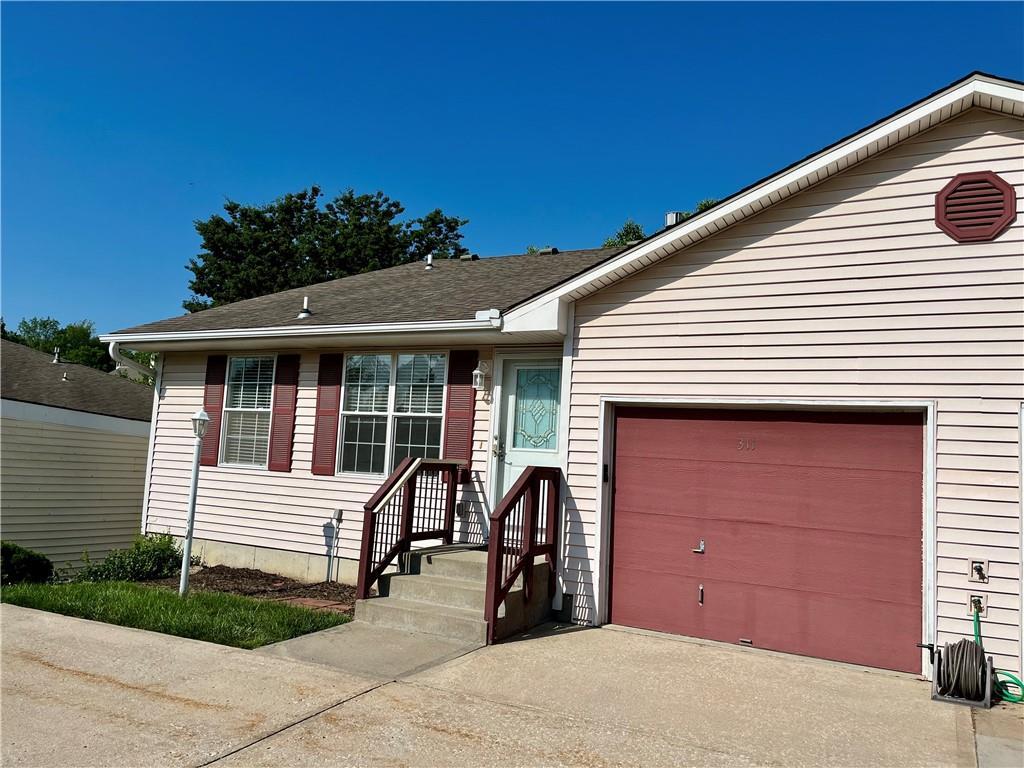 Property Photo: 311 E Hansen Court E 73 MO 64055