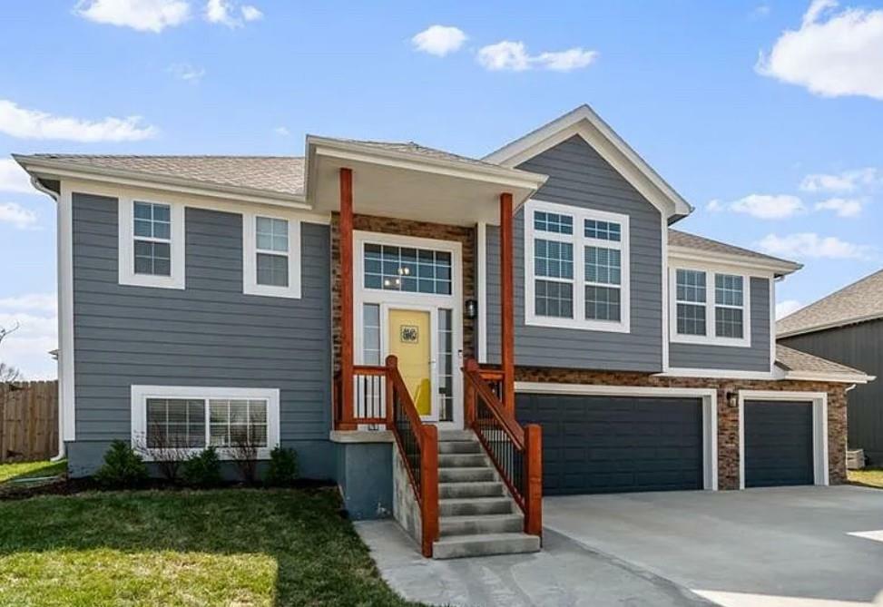 Property Photo: 11215 Kimball Avenue KS 66109