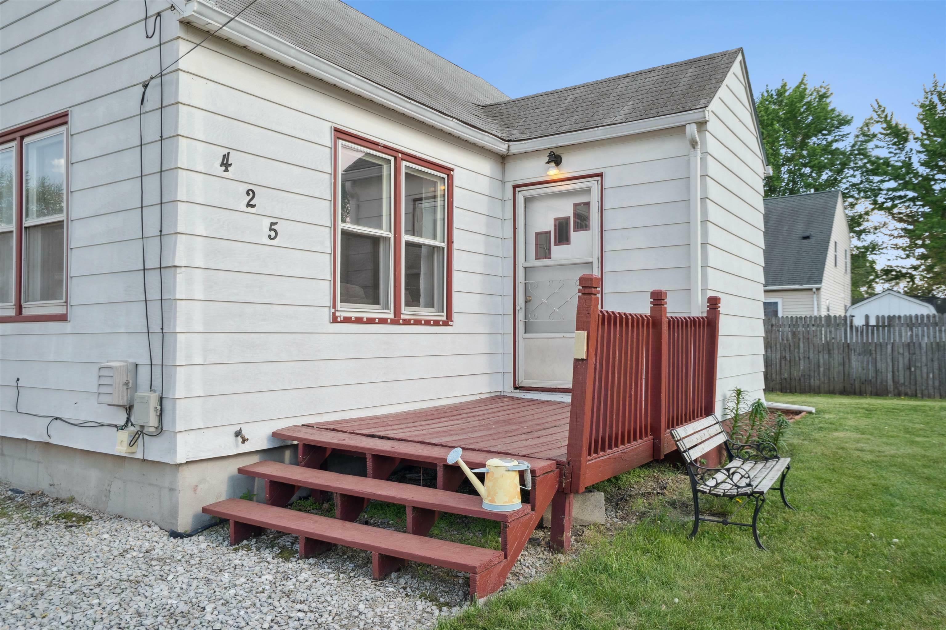 Property Photo: 425 S Evans Road IA 50707
