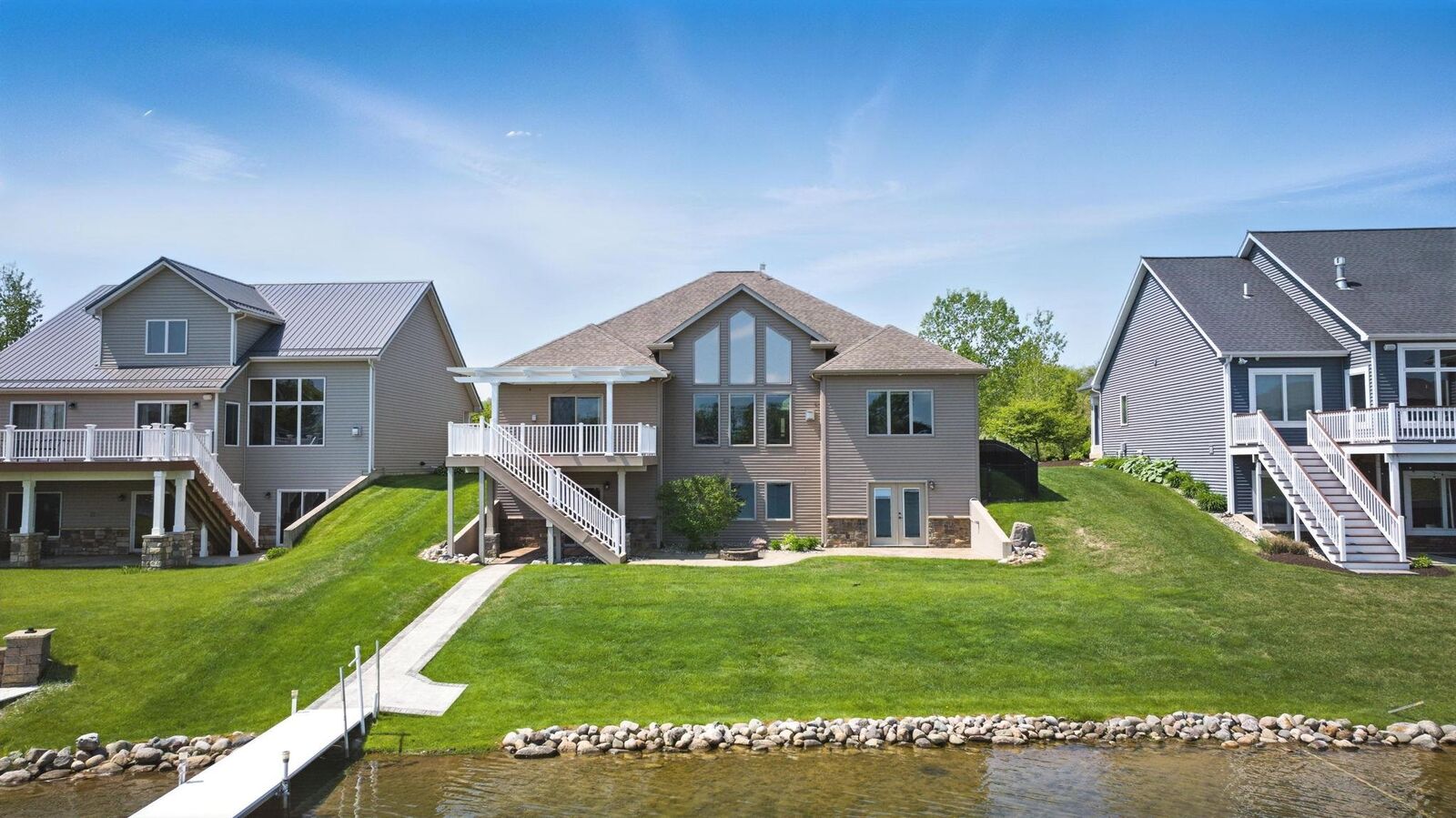 Property Photo: 315 Lane 270 Hamilton Lk IN 46742