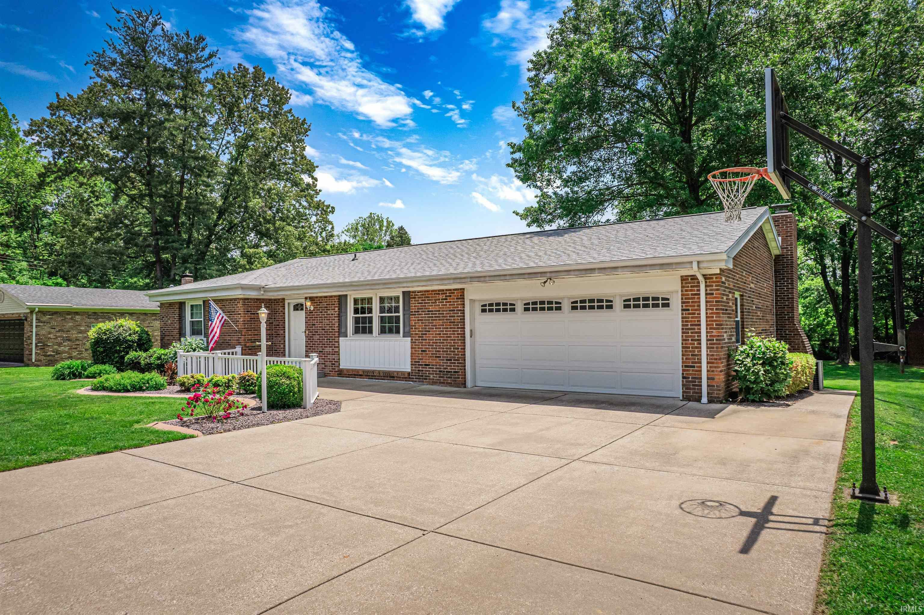 Property Photo: 8002 Pine Creek Drive IN 47710