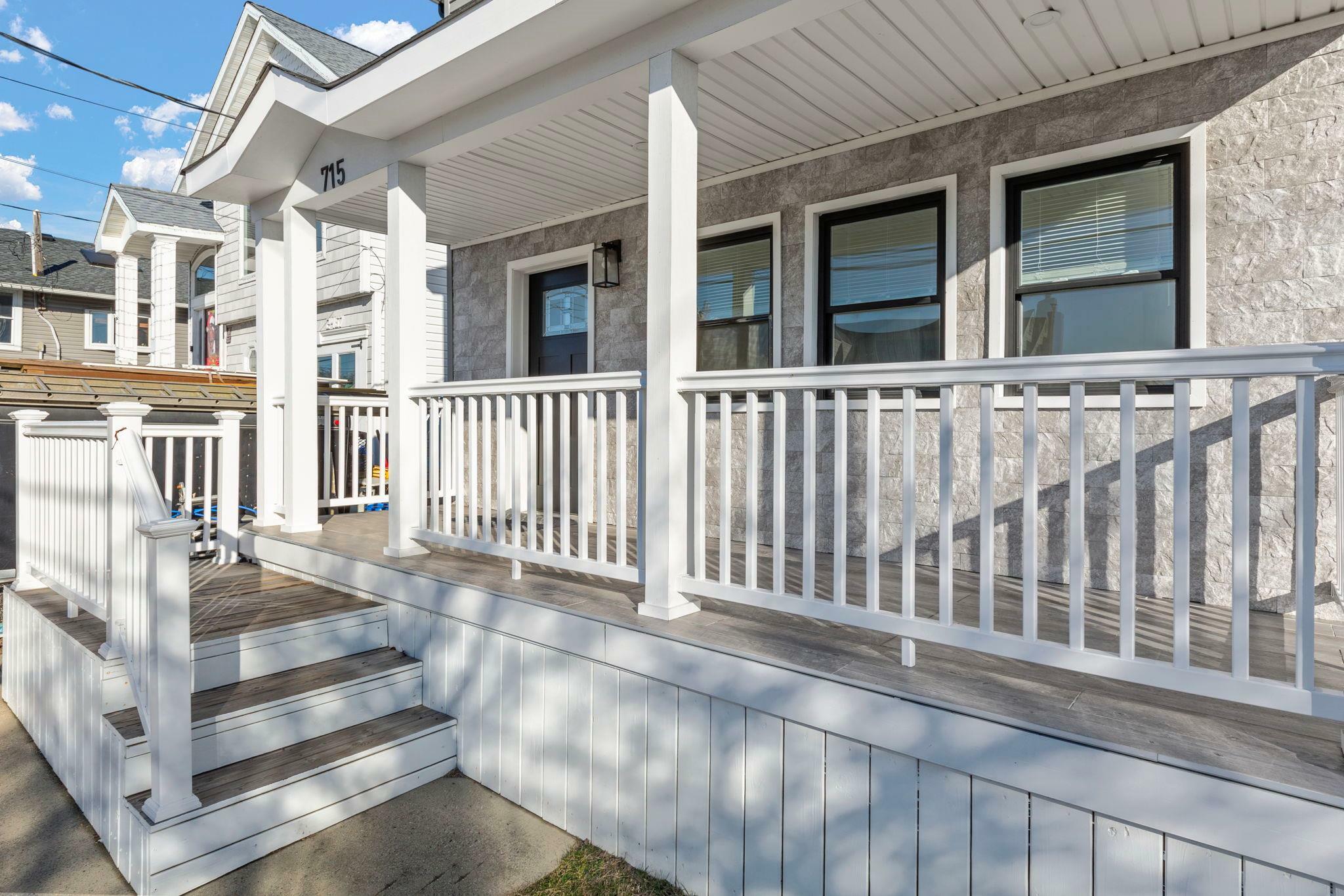 Property Photo:  715 Farmers Avenue  NY 11710 