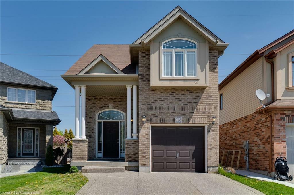 928 Dunblane Court  Kitchener ON N2R 1W9 photo
