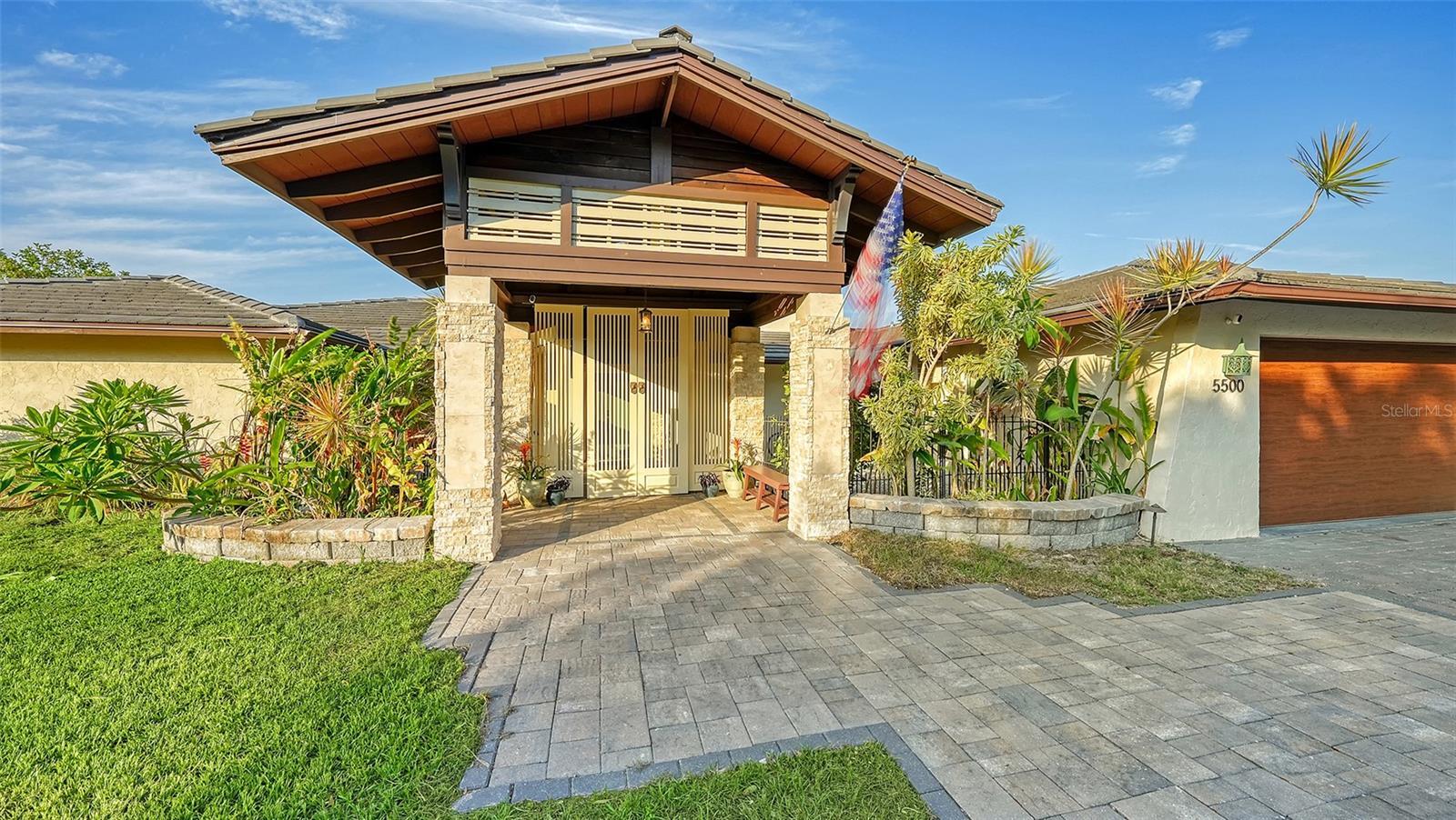 Property Photo: 5500 Merrimac Drive FL 34231