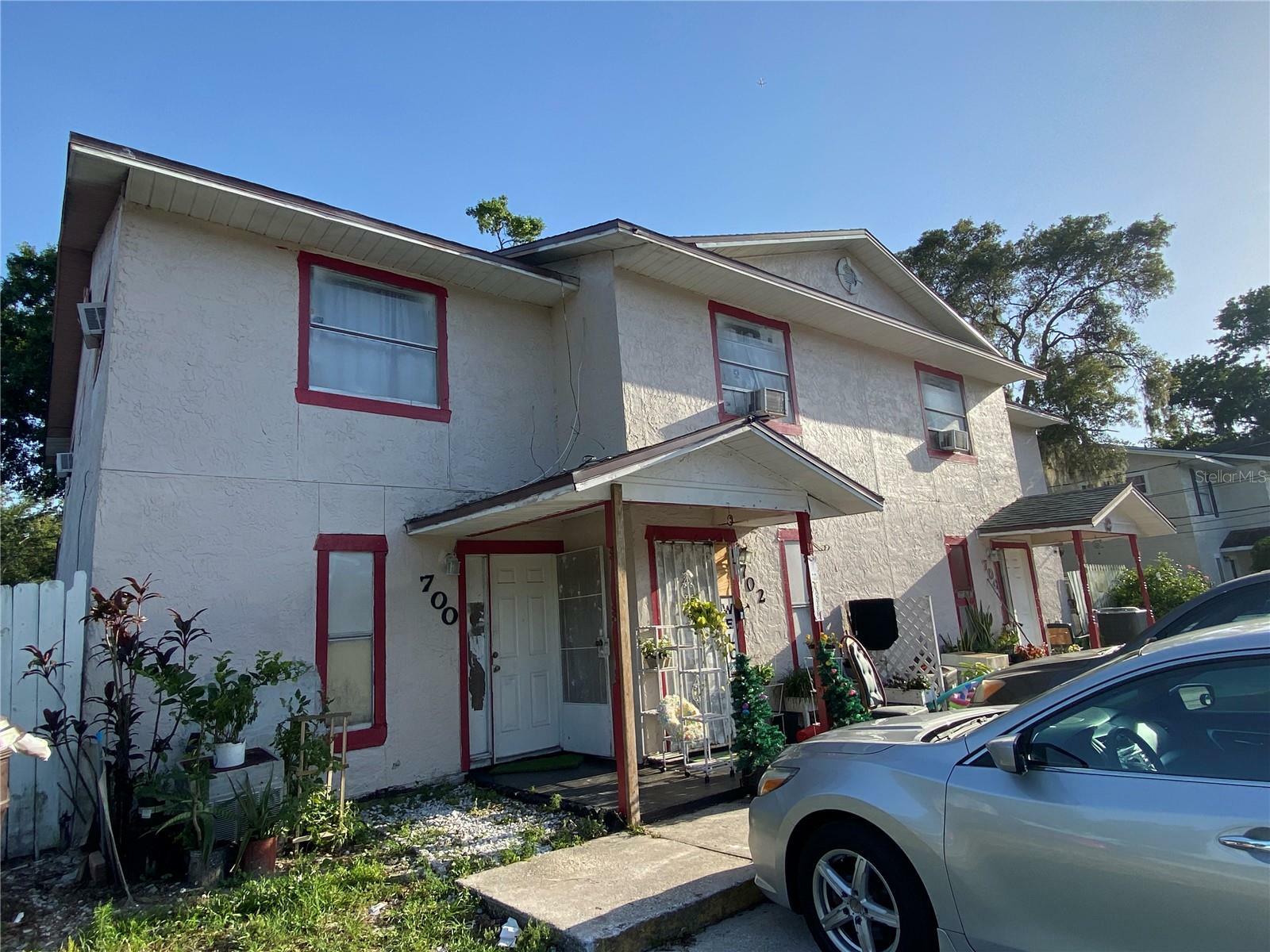 Property Photo: 700 W Columbia Avenue FL 34741