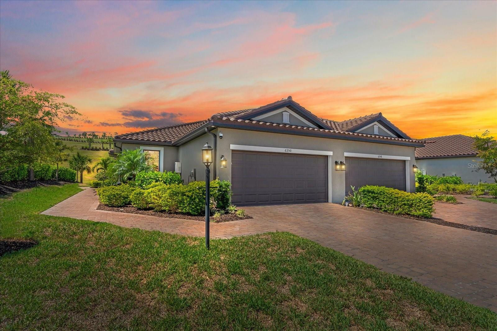 Property Photo: 6250 Grandview Hill Court FL 34203