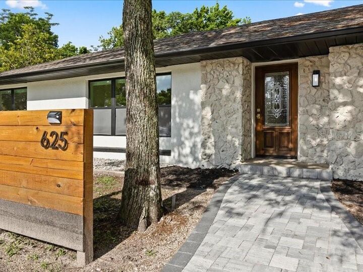 Property Photo:  625 N Central Avenue  FL 32765