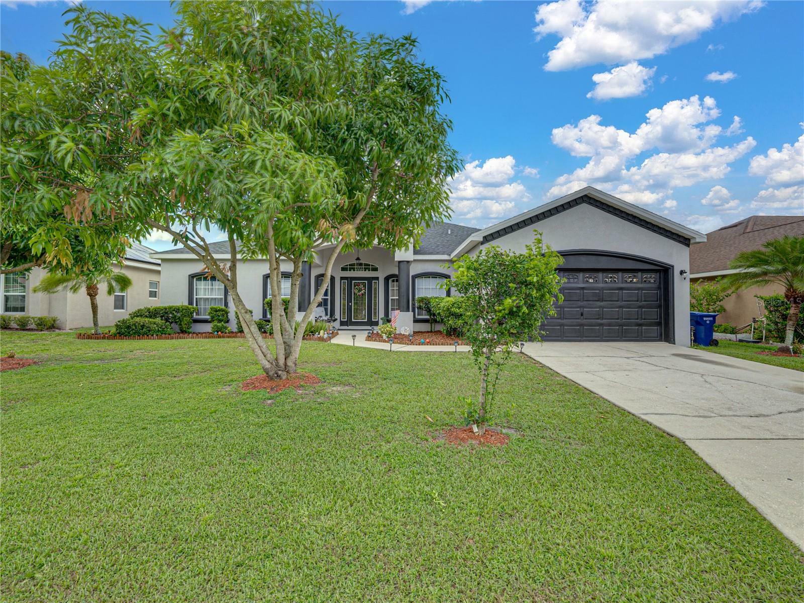 Property Photo: 2033 Normandy Heights Drive FL 33880