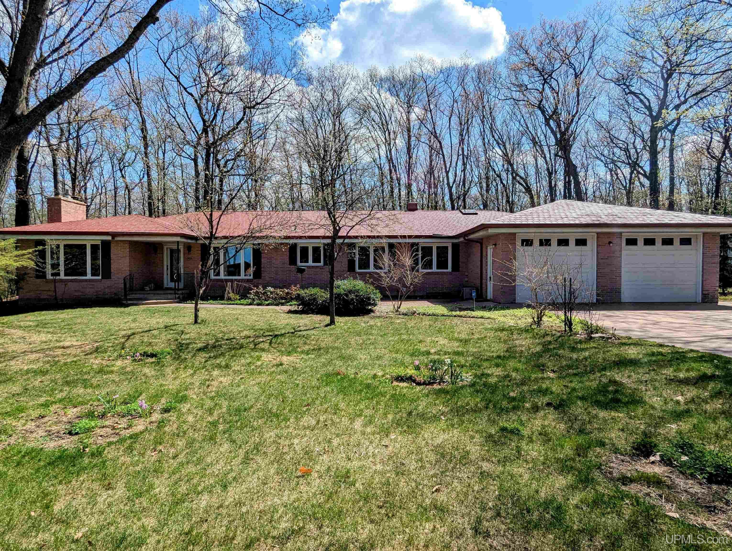 Property Photo:  1002 Allouez Road  MI 49855 