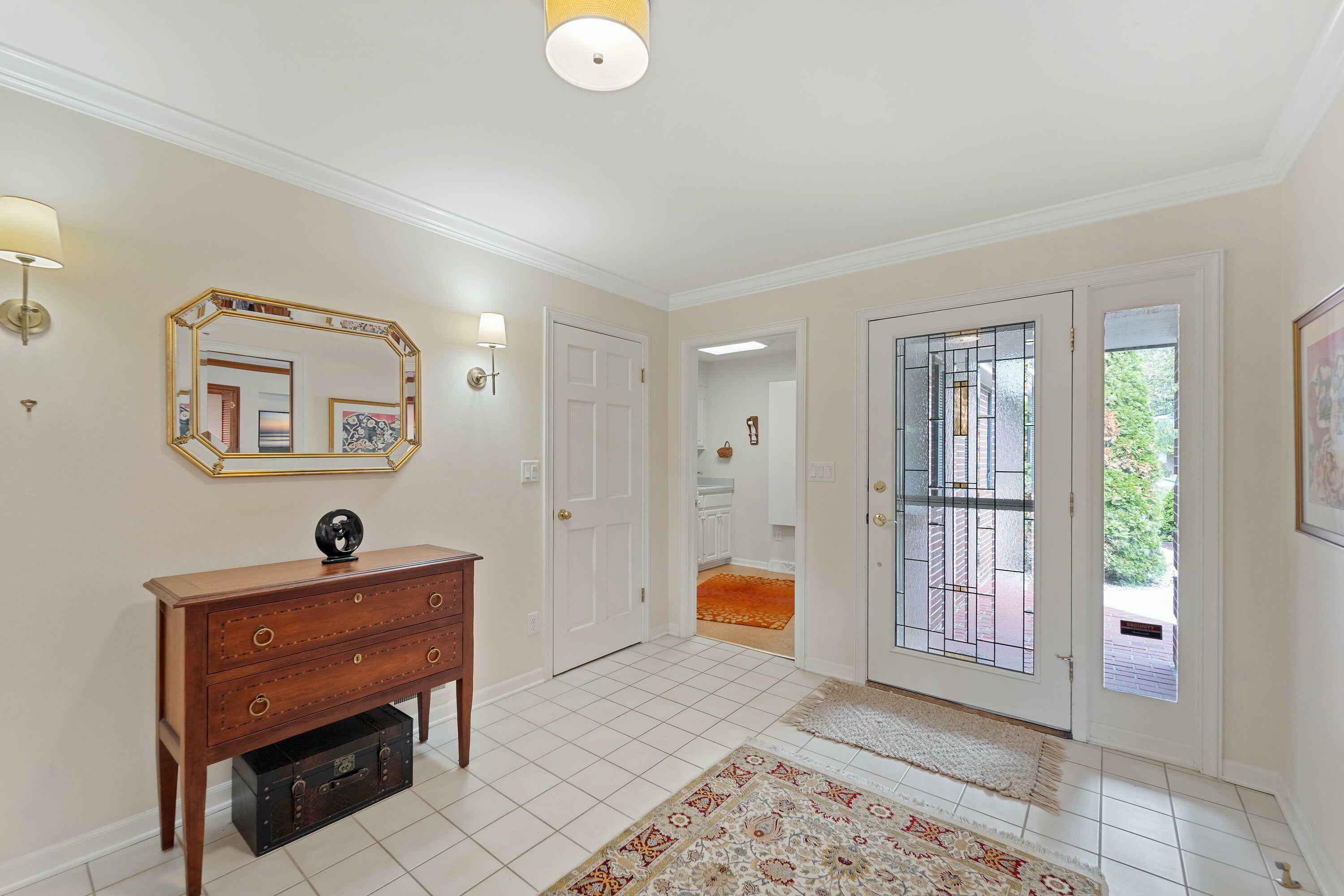 Property Photo: 2613 W Lake Vista Ct WI 53092