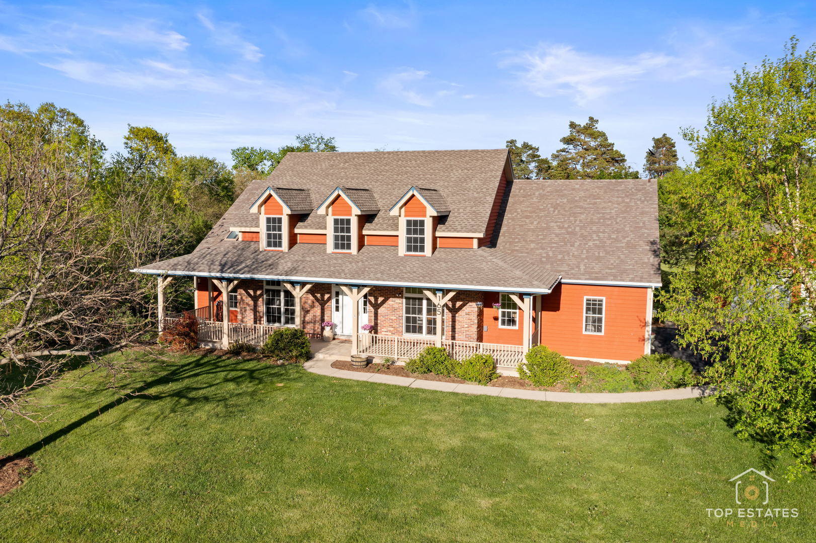 Property Photo: 165 Clover Hill Lane IL 60010