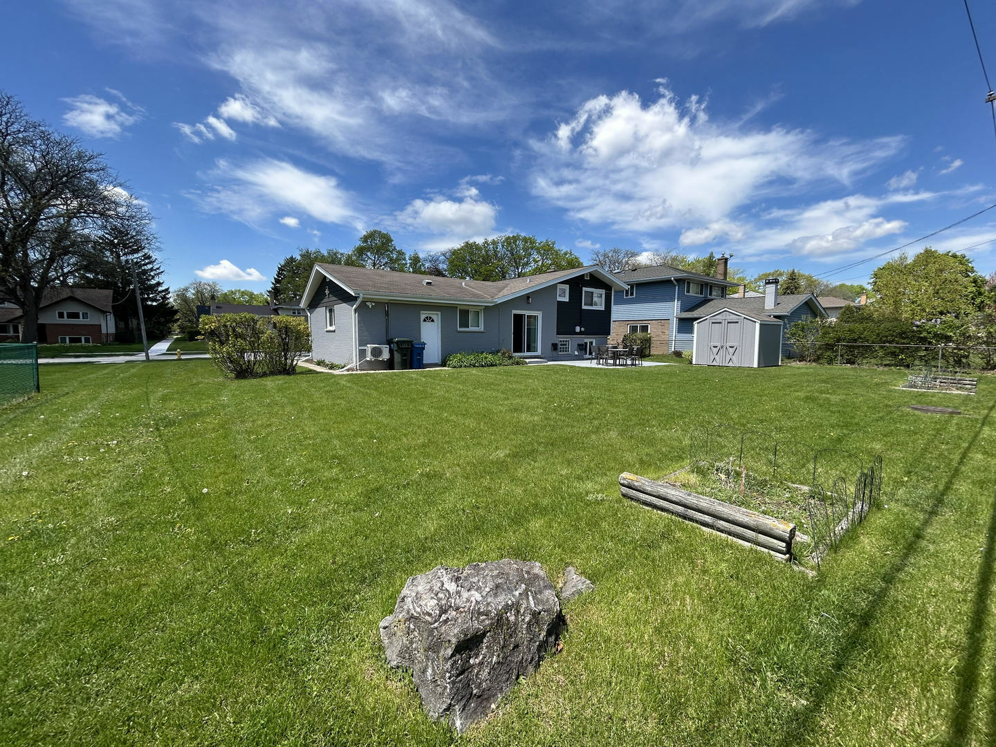Property Photo: 617 S Albert Street IL 60056