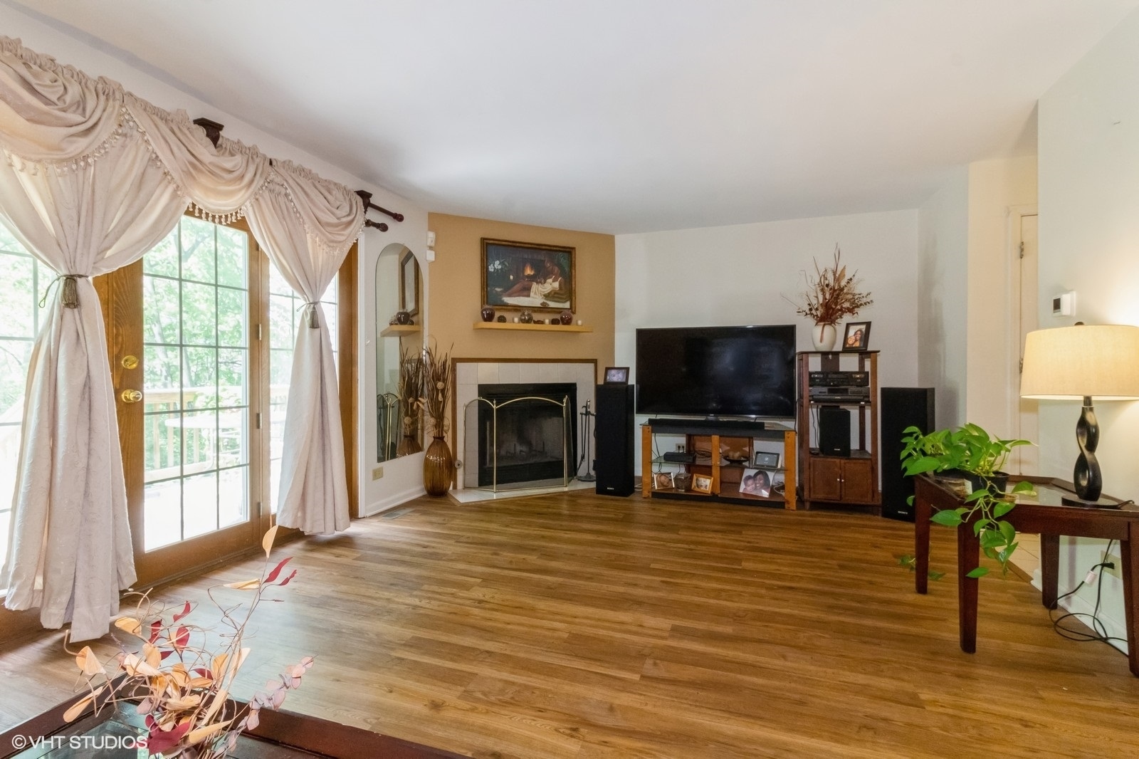 Property Photo:  213 Pamela Drive  IL 60440 