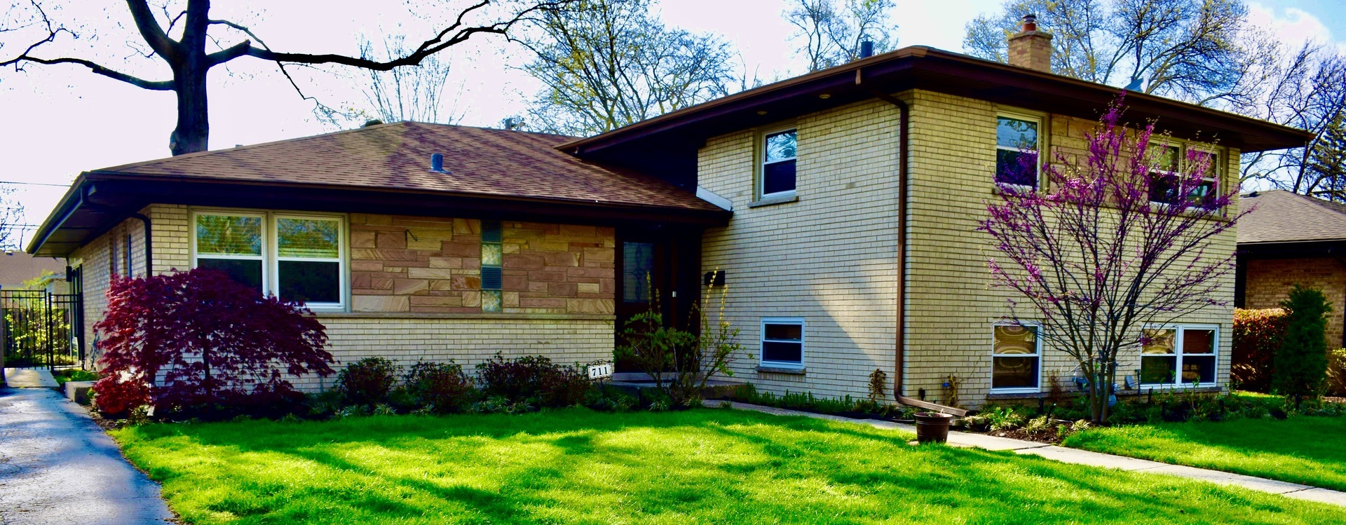 Property Photo: 711 Lamon Avenue IL 60091