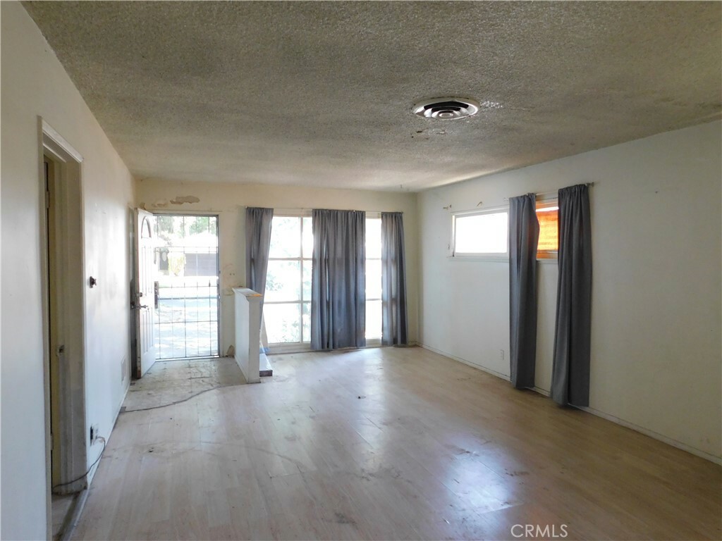 Property Photo:  8553 Chimineas Avenue  CA 91325 