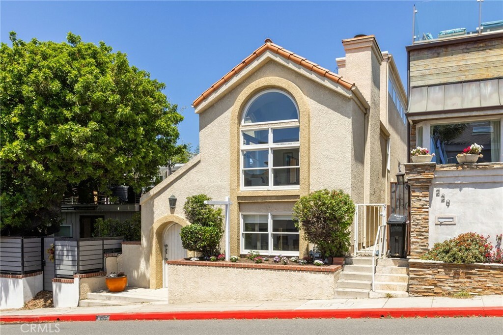 Property Photo: 225 27th Street CA 90254