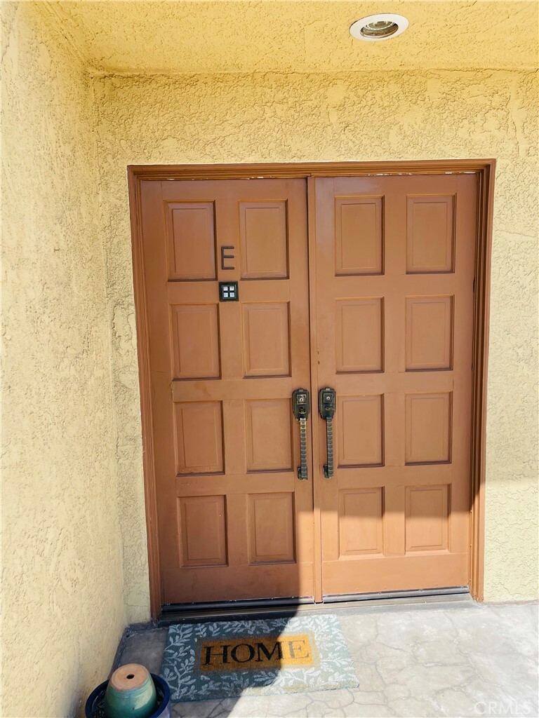 Property Photo:  227 E Burbank Boulevard E  CA 91502 