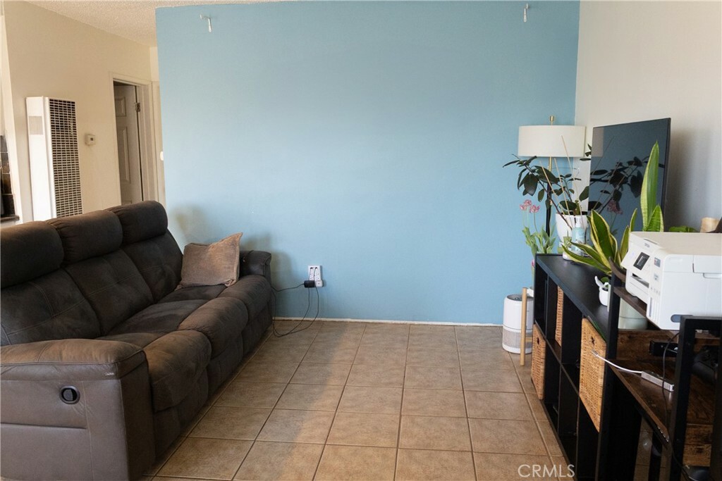 Property Photo:  3325 Santa Fe Avenue 110  CA 90810 