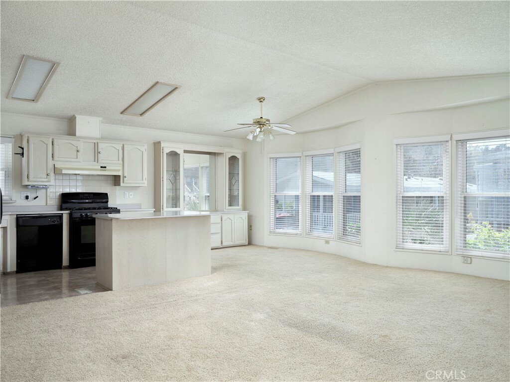 Property Photo:  512 Pinon Drive 30  CA 93442 