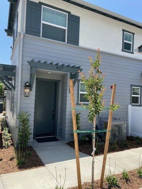 Property Photo: 617 E Walnut Avenue CA 91016