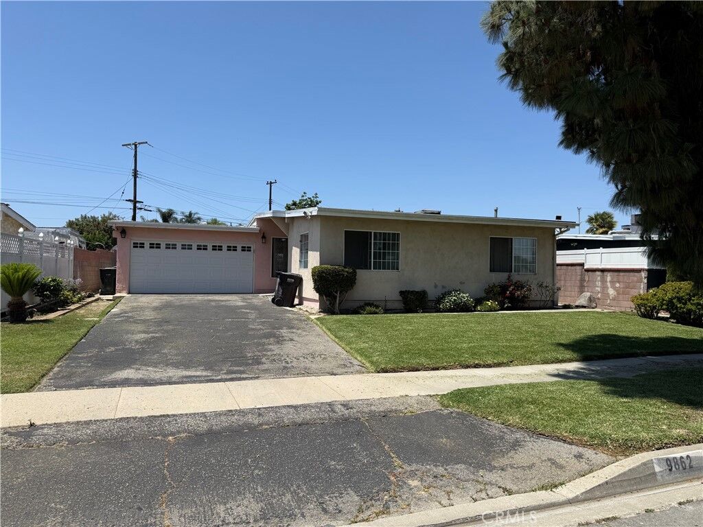 Property Photo:  9862 Myron Street  CA 90660 